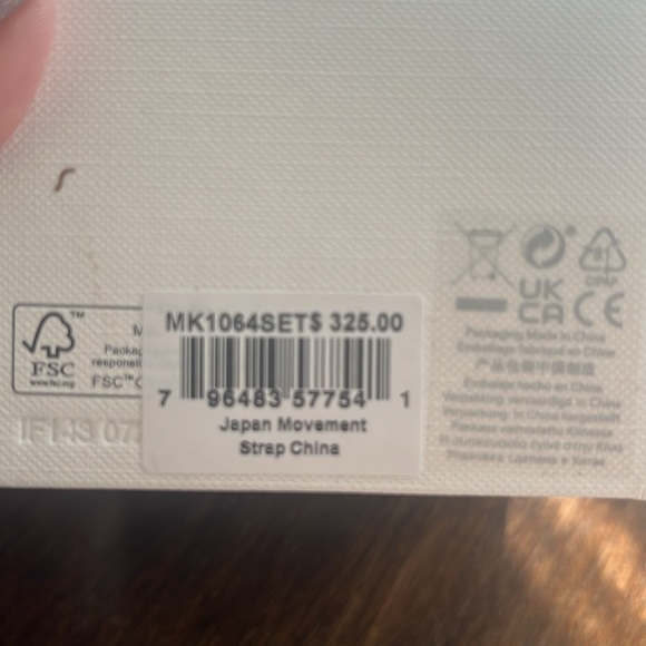 Michael Kors rose, gold, watch, and bracelet set with crystals.NWT . - Picture 3 of 8